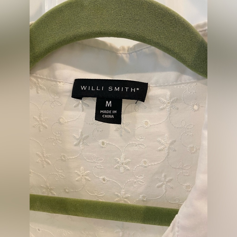 Women’s Willi Smith White Eyelet Blouse Size M (EUC) - Picture 2 of 4